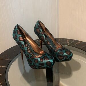 Elegant Leopard Print Stiletto Heels